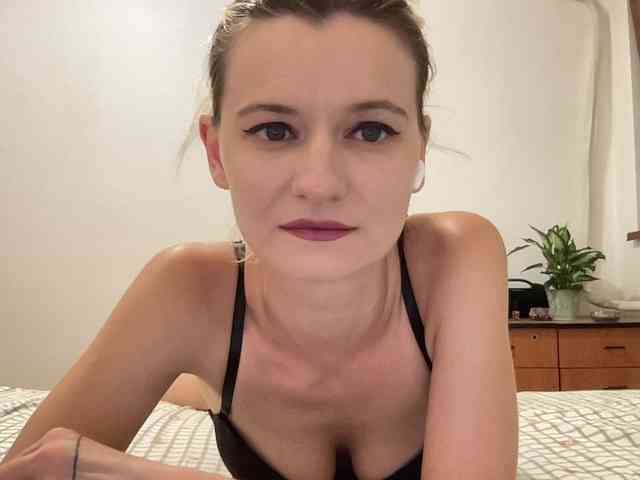OnikaLove webcam