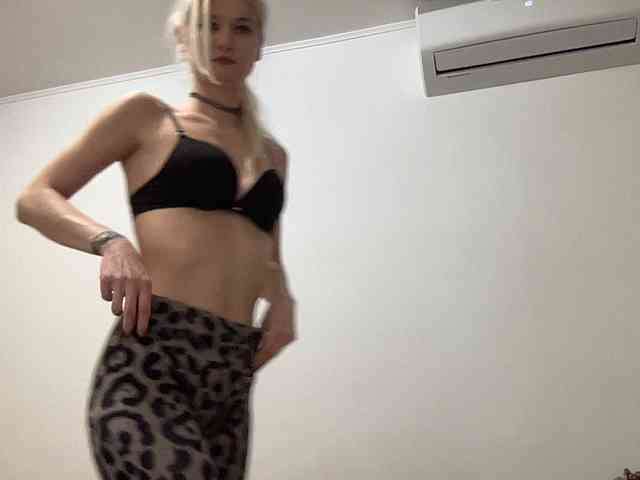 OnikaLove webcam