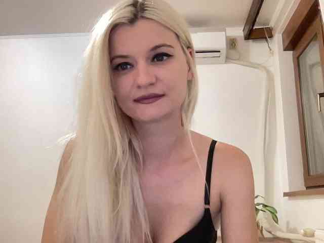 OnikaLove webcam