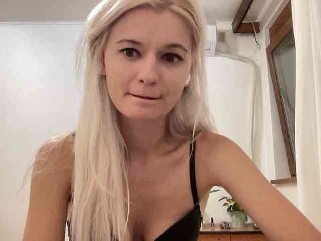 OnikaLove webcam