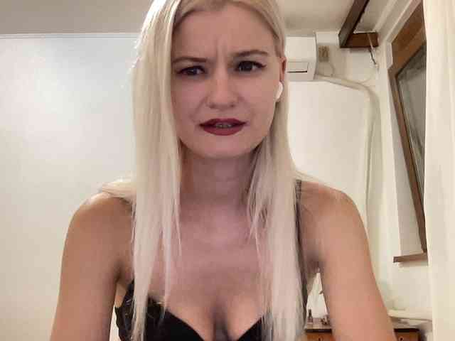 OnikaLove webcam