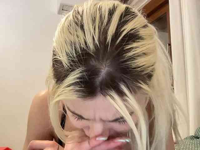 OnikaLove webcam