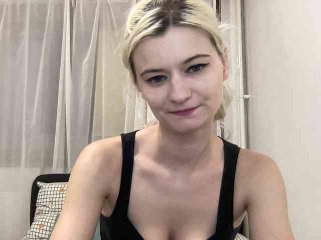 OnikaLove webcam
