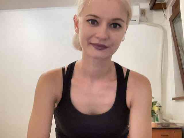 OnikaLove webcam