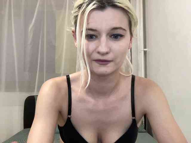 OnikaLove webcam