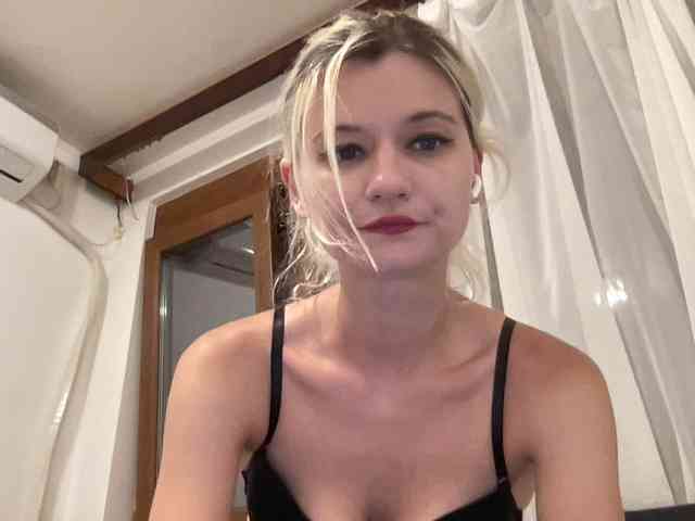 OnikaLove webcam