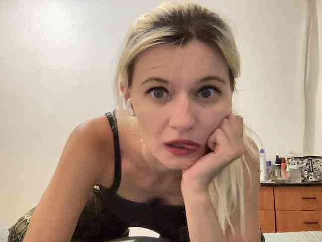 OnikaLove webcam