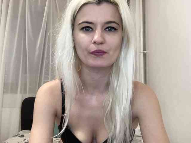 OnikaLove webcam