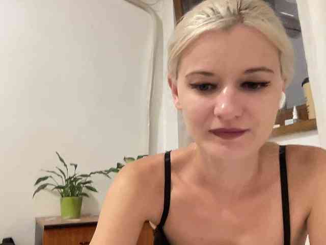 OnikaLove webcam