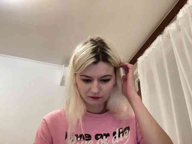 OnikaLove webcam