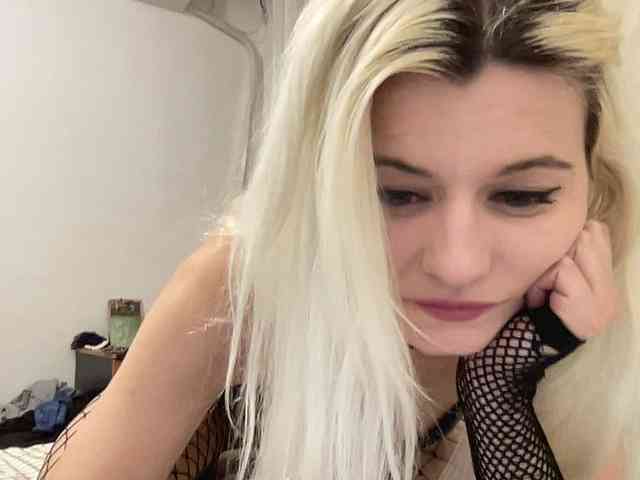 OnikaLove webcam