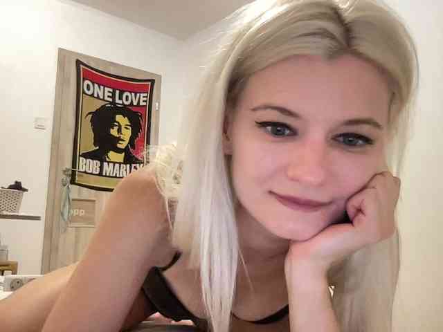 OnikaLove webcam