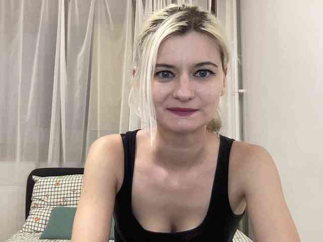 OnikaLove webcam