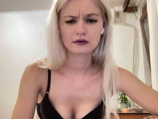 OnikaLove webcam