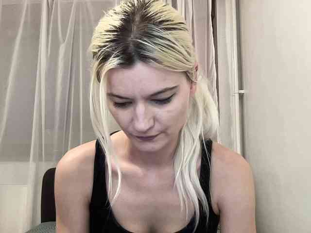 OnikaLove webcam