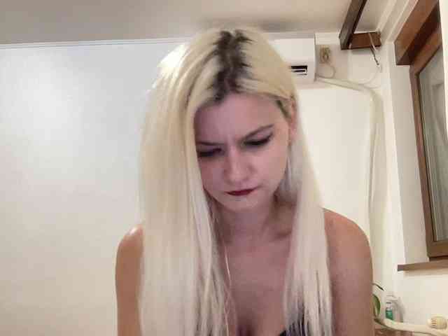 OnikaLove webcam