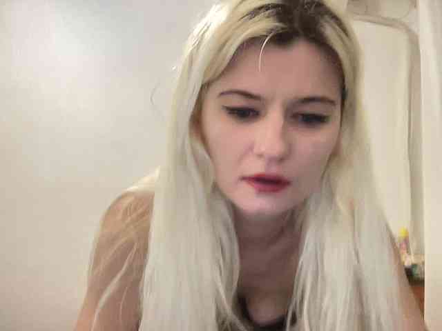 OnikaLove webcam