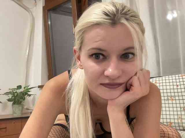 OnikaLove webcam