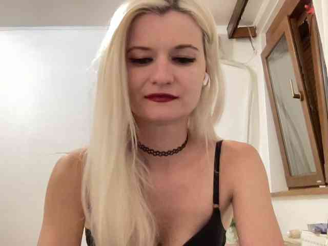 OnikaLove webcam