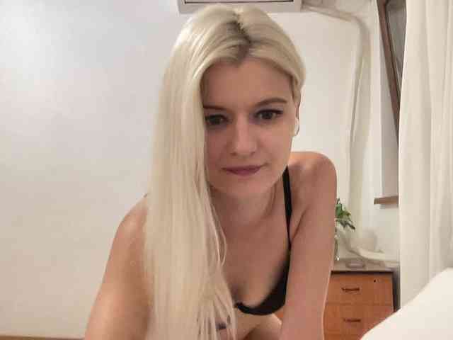OnikaLove webcam