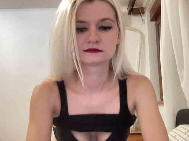OnikaLove webcam
