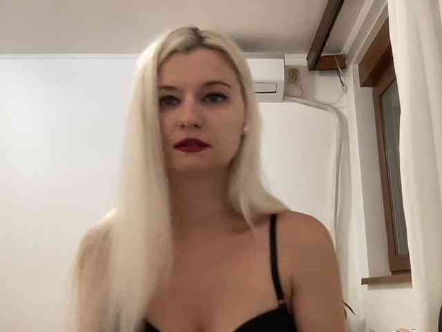 OnikaLove webcam