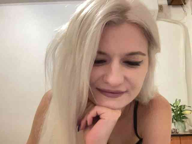 OnikaLove webcam