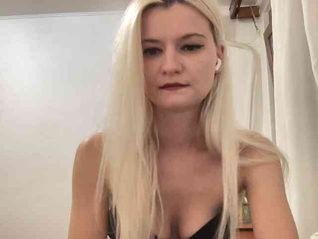 OnikaLove webcam