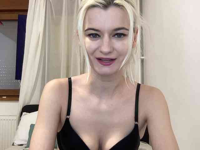 OnikaLove webcam
