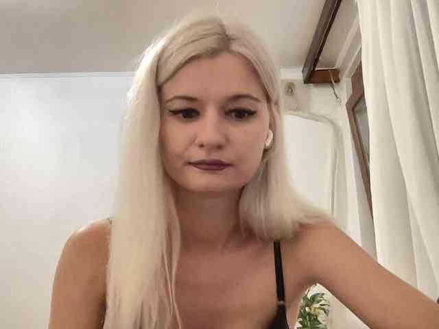 OnikaLove webcam