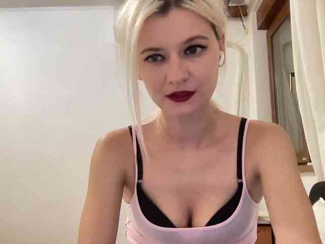 OnikaLove webcam