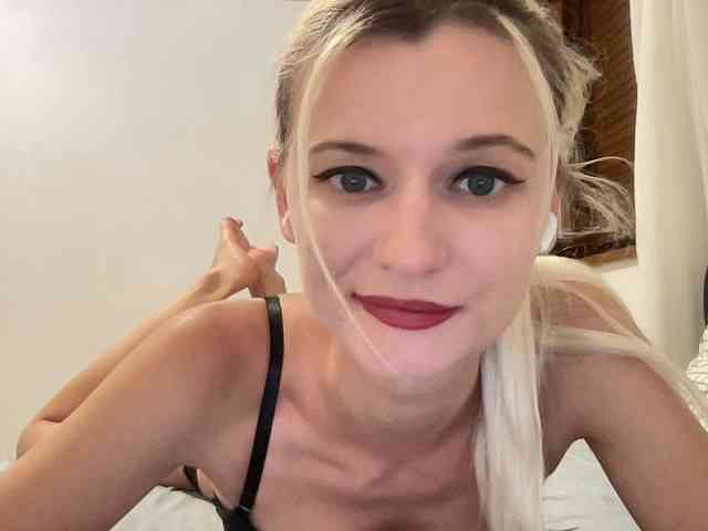 OnikaLove webcam