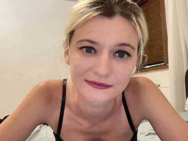 OnikaLove webcam