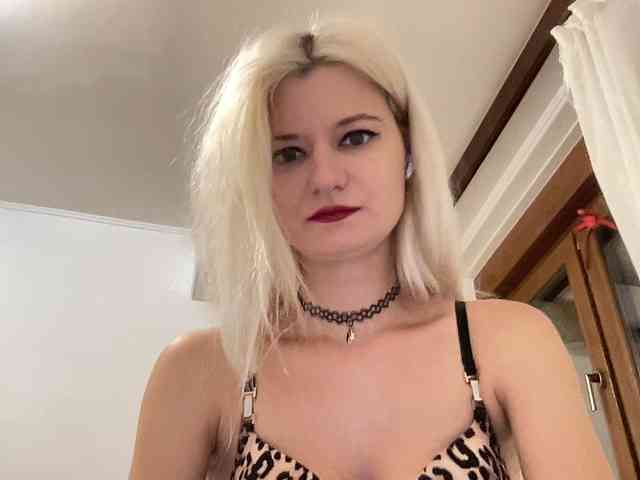 OnikaLove webcam