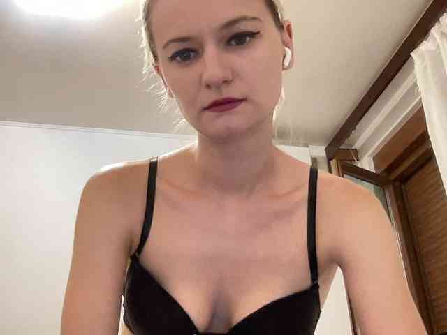 OnikaLove webcam