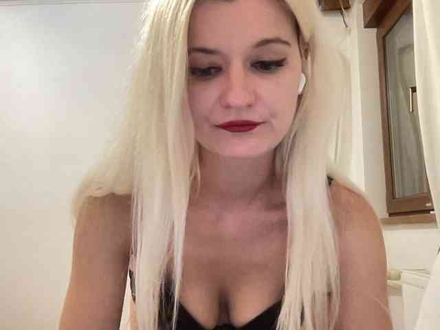 OnikaLove webcam