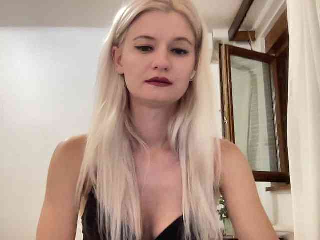 OnikaLove webcam