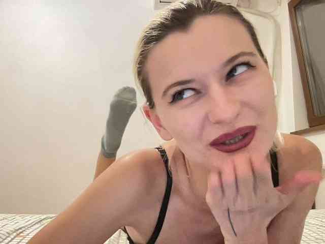 OnikaLove webcam