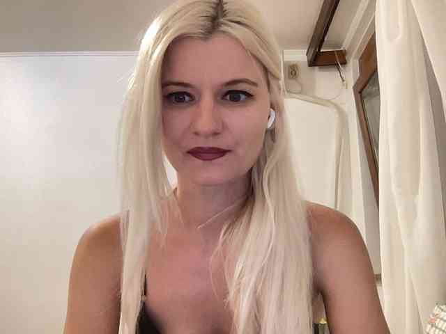 OnikaLove webcam