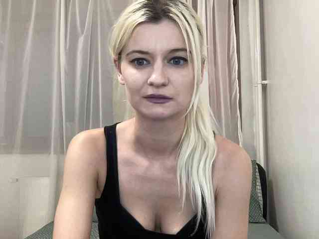 OnikaLove webcam