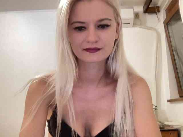 OnikaLove webcam