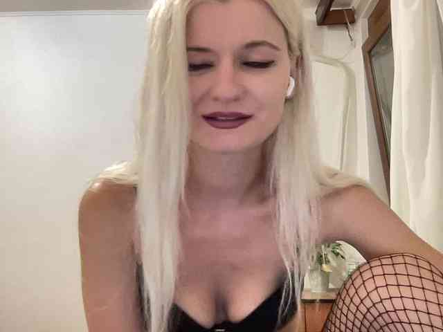 OnikaLove webcam