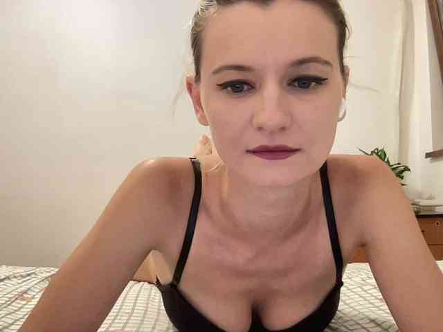 OnikaLove webcam