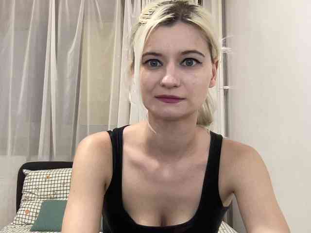 OnikaLove webcam