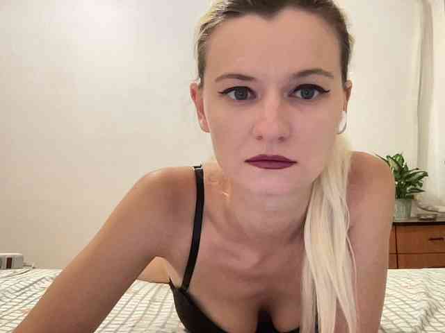 OnikaLove webcam
