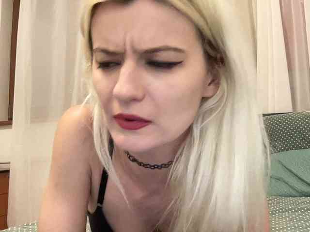OnikaLove webcam