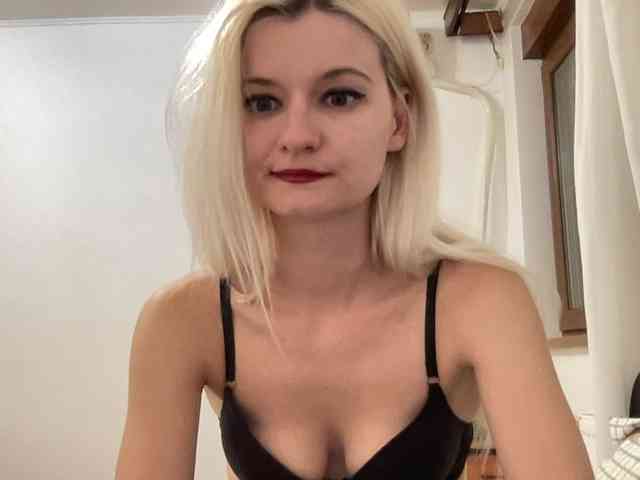 OnikaLove webcam