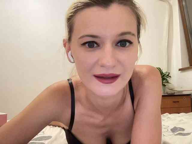 OnikaLove webcam