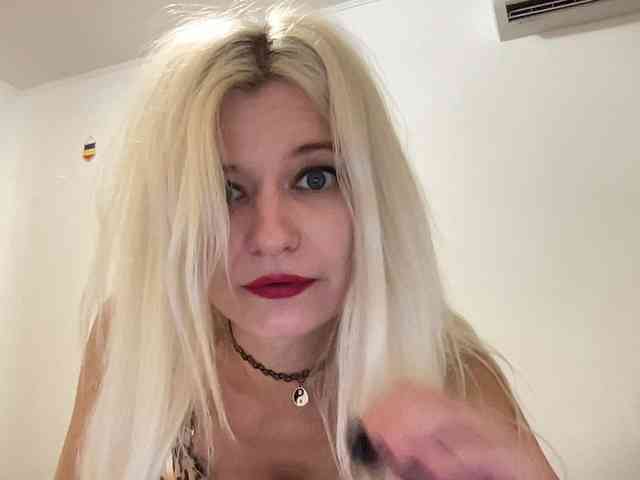 OnikaLove webcam