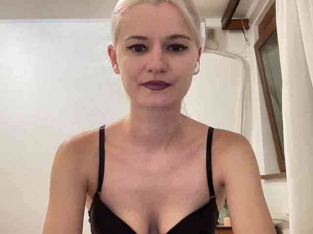 OnikaLove webcam